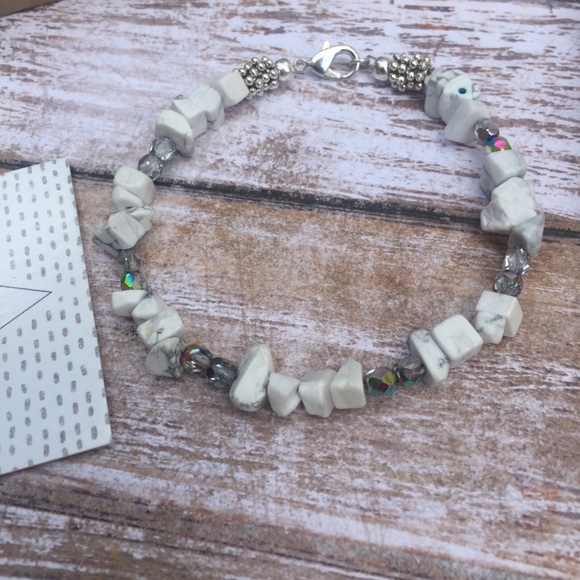Howlite Bracelet White and Silver Bracelet Gift! - Picture 2 of 5